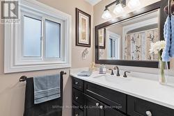 4 Pc Bath - Main Floor - 
