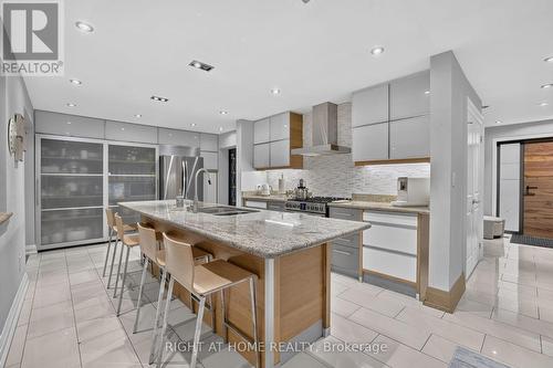 35 Brightbay Crescent, Markham, ON - Indoor Photo Showing Kitchen With Double Sink With Upgraded Kitchen