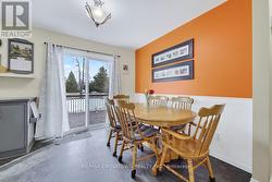Eating area with walkout - 
