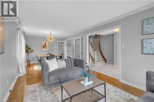 489 Acadia Drive, Hamilton, ON - Indoor Photo Showing Living Room