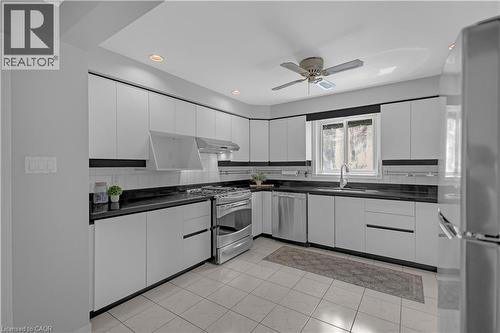 489 Acadia Drive, Hamilton, ON - Indoor Photo Showing Kitchen