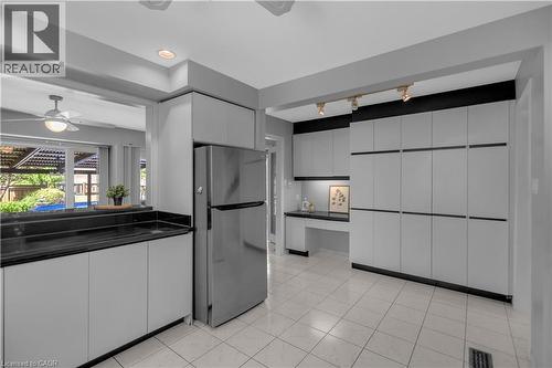 489 Acadia Drive, Hamilton, ON - Indoor Photo Showing Kitchen