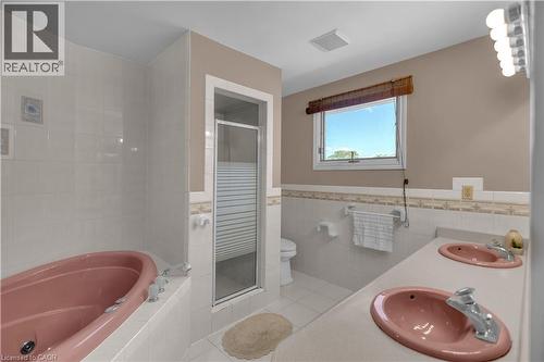489 Acadia Drive, Hamilton, ON - Indoor Photo Showing Bathroom