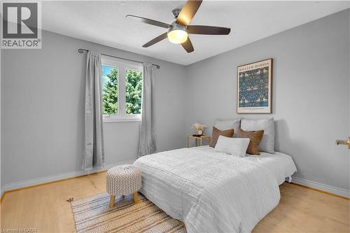489 Acadia Drive, Hamilton, ON - Indoor Photo Showing Bedroom