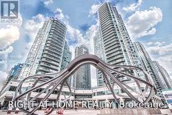 1712 - 10 QUEENS QUAY W Toronto, ON M5J 2R9