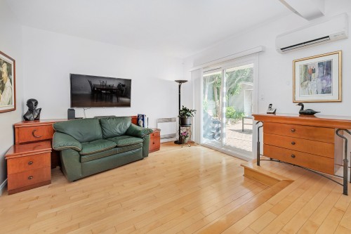 Boudoir - 535 Rue De Briançon, Laval (Laval-Des-Rapides), QC - Indoor Photo Showing Living Room