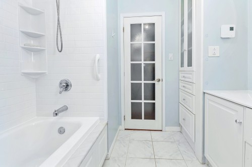 Salle de bains - 535 Rue De Briançon, Laval (Laval-Des-Rapides), QC - Indoor Photo Showing Bathroom