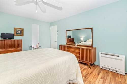 Chambre à coucher principale - 535 Rue De Briançon, Laval (Laval-Des-Rapides), QC - Indoor Photo Showing Bedroom