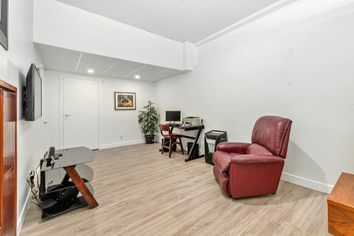 Salle familiale - 535 Rue De Briançon, Laval (Laval-Des-Rapides), QC - Indoor