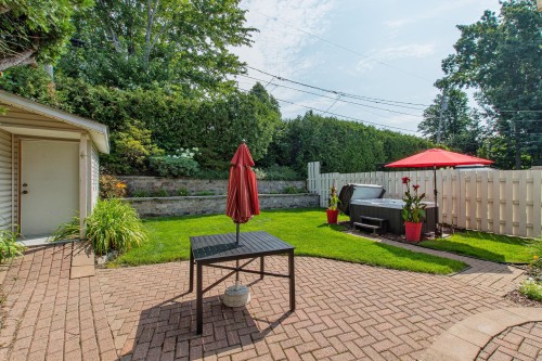 Cour - 535 Rue De Briançon, Laval (Laval-Des-Rapides), QC - Outdoor With Backyard
