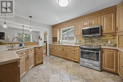 Kitchen - 85 Wright Crescent, Caledon, ON - Indoor Photo Showing Kitchen With Double Sink With Upgraded Kitchen