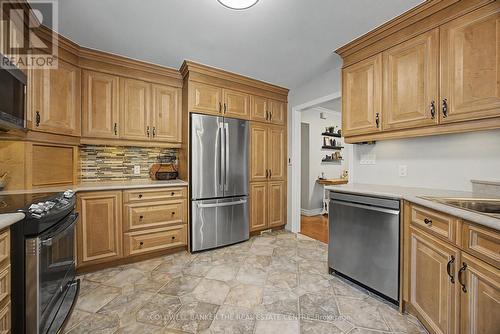 Kitchen - 85 Wright Crescent, Caledon, ON - Indoor Photo Showing Kitchen