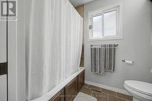 Main Bath - 85 Wright Crescent, Caledon, ON - Indoor Photo Showing Bathroom