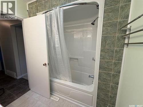 509 Mark Avenue, Moosomin, SK - Indoor Photo Showing Bathroom