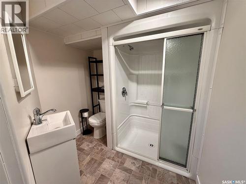 509 Mark Avenue, Moosomin, SK - Indoor Photo Showing Bathroom