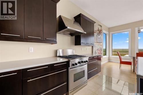 6110 Wascana Court, Regina, SK - Indoor Photo Showing Kitchen With Upgraded Kitchen