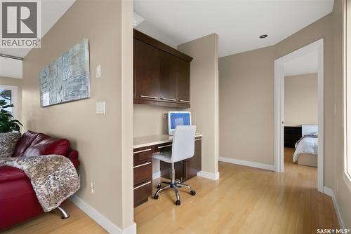 6110 Wascana Court, Regina, SK - Indoor