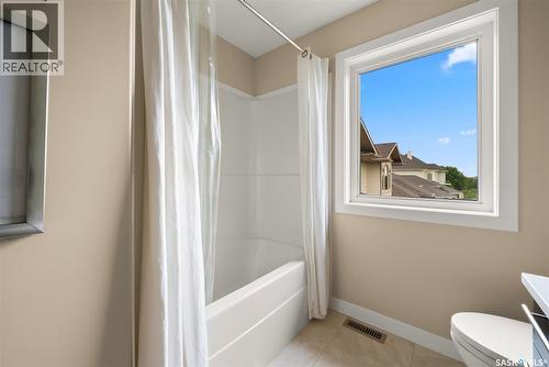 6110 Wascana Court, Regina, SK - Indoor Photo Showing Bathroom