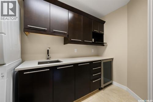 6110 Wascana Court, Regina, SK - Indoor Photo Showing Kitchen