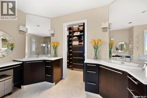 6110 Wascana Court, Regina, SK - Indoor