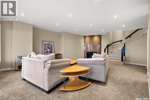 6110 Wascana Court, Regina, SK - Indoor