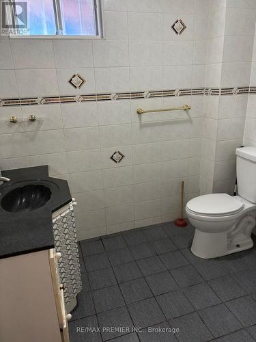 Lower - 37 Irwin Road, Toronto, ON - Indoor Photo Showing Bathroom