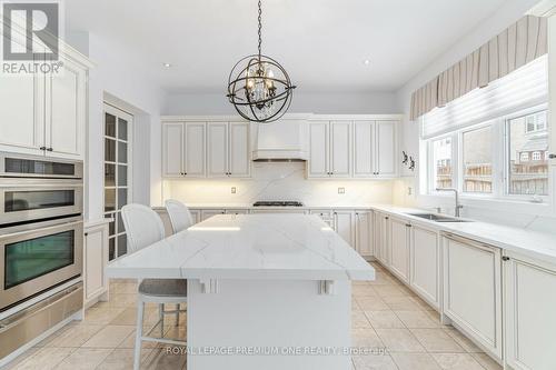 107 Headwind Boulevard, Vaughan, ON - Indoor Photo Showing Kitchen With Double Sink