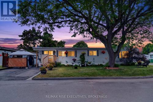 18 WENTWORTH DRIVE  Kingston (Rideau), ON K7K 5C9
