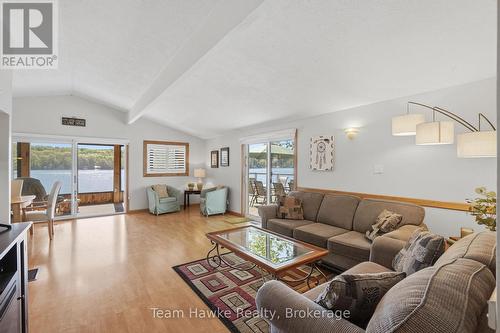 23 Timcourt Drive, Tiny, ON - Indoor Photo Showing Living Room
