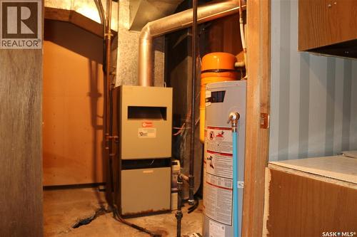 326 3Rd Avenue, Young, SK - Indoor Photo Showing Basement