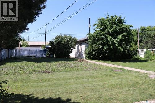 326 3Rd Avenue, Young, SK - Outdoor