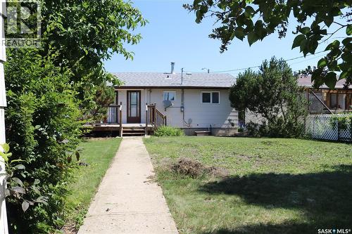 326 3Rd Avenue, Young, SK - Outdoor