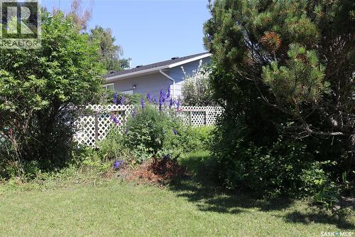326 3Rd Avenue, Young, SK - Outdoor