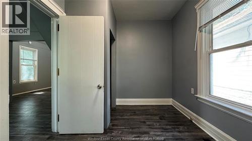 377 Chappell, Windsor, ON - Indoor Photo Showing Other Room