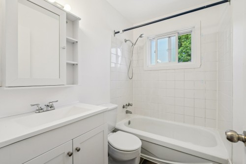 Salle de bains - 8-68 6E Avenue, L'Île-Perrot, QC - Indoor Photo Showing Bathroom