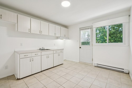 Cuisine - 8-68 6E Avenue, L'Île-Perrot, QC - Indoor Photo Showing Kitchen