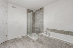 Salle de bains attenante à la CCP - 