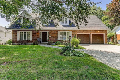 1795 Rue Edgewood  Saint-Bruno-De-Montarville, QC J3V 4P1