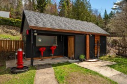 Bar - 