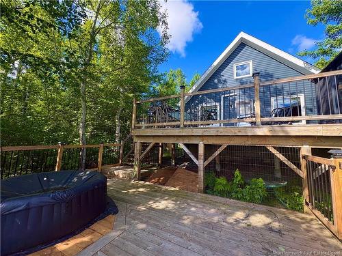 27 Binks Cres, Harvey, NB 