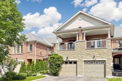136 Maple Sugar Lane Vaughan, ON L4J 8T9