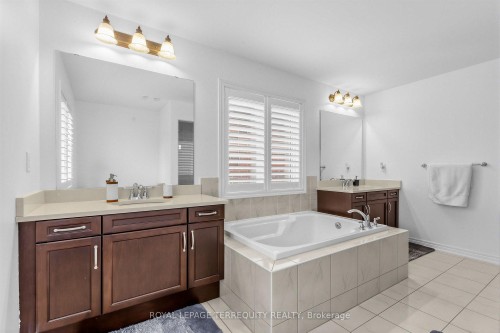 44 Headwind Boulevard, Vaughan, ON - Indoor Photo Showing Bathroom