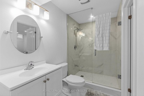 44 Headwind Boulevard, Vaughan, ON - Indoor Photo Showing Bathroom