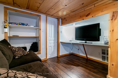 90 Victoria Street, Hamilton, ON - Indoor