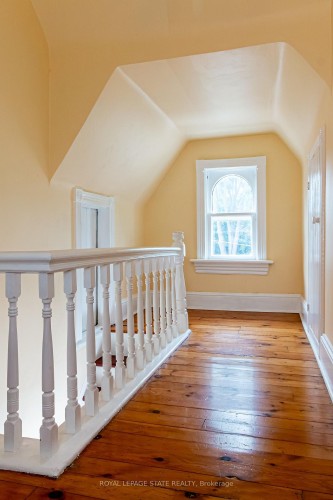 90 Victoria Street, Hamilton, ON - Indoor Photo Showing Other Room