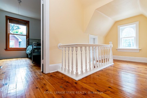 90 Victoria Street, Hamilton, ON - Indoor Photo Showing Other Room