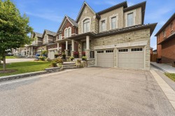68 Duggan Street Aurora, ON L4G 0Y8