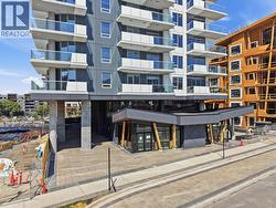 Entrance on Nicola! - 