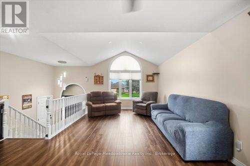 15 Sharpe Street, Brant (Paris), ON - Indoor Photo Showing Living Room