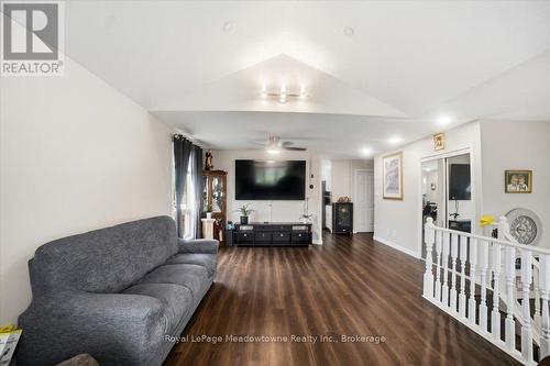 15 Sharpe Street, Brant (Paris), ON - Indoor Photo Showing Living Room